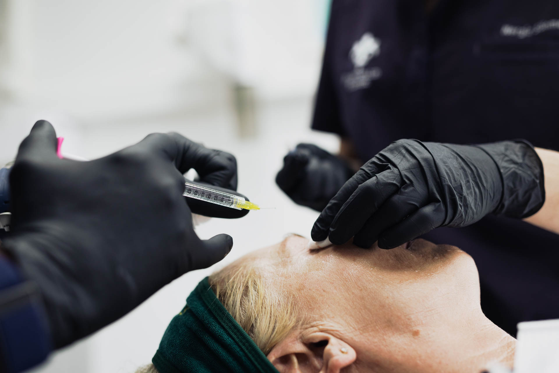 Untersuchung von Hautveränderungen in der Stadtwald Klinik